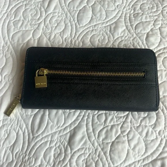 NWOT ANNE KLEIN Wallet Black Brand New with Gold Zippers - Picture 2 of 11